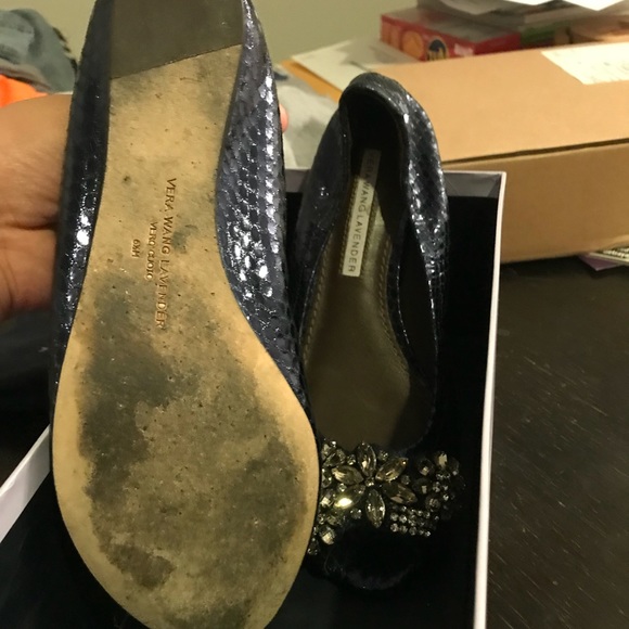 EUC VERA WANG LAVENDER FLATS - Picture 3 of 6